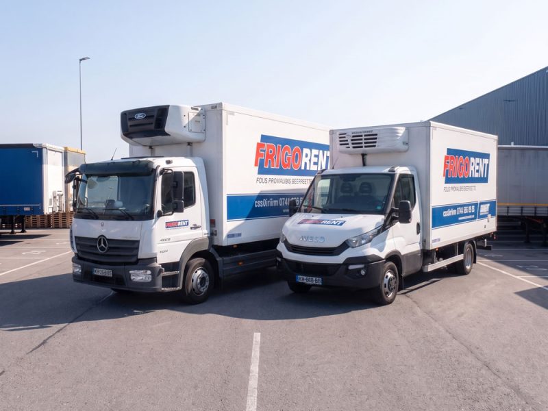 Zwei Ford Transit Kühlfahrzeuge 3,2 t von Frigorent beim Event-Catering – Volkskühler für den sicheren Transport gekühlter